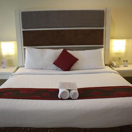 Hotel President Executive Club Cikarang Exteriér fotografie