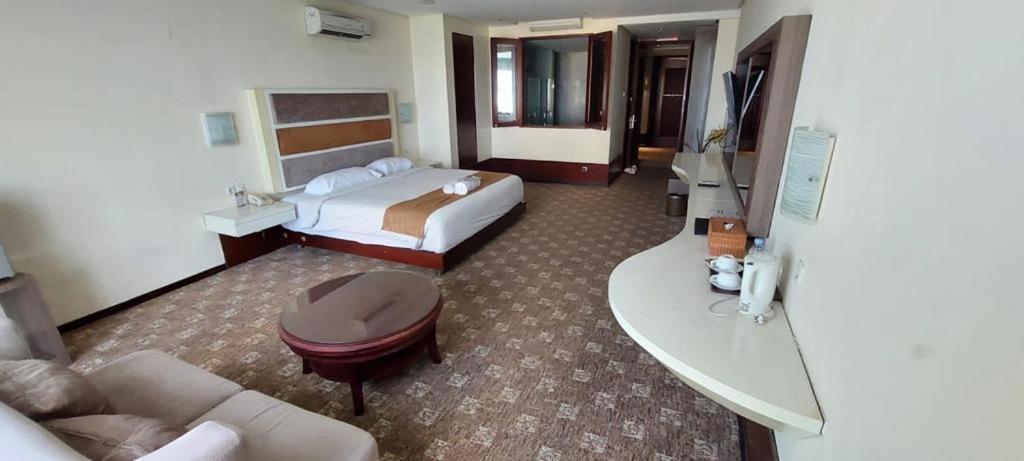 Hotel President Executive Club Cikarang Exteriér fotografie