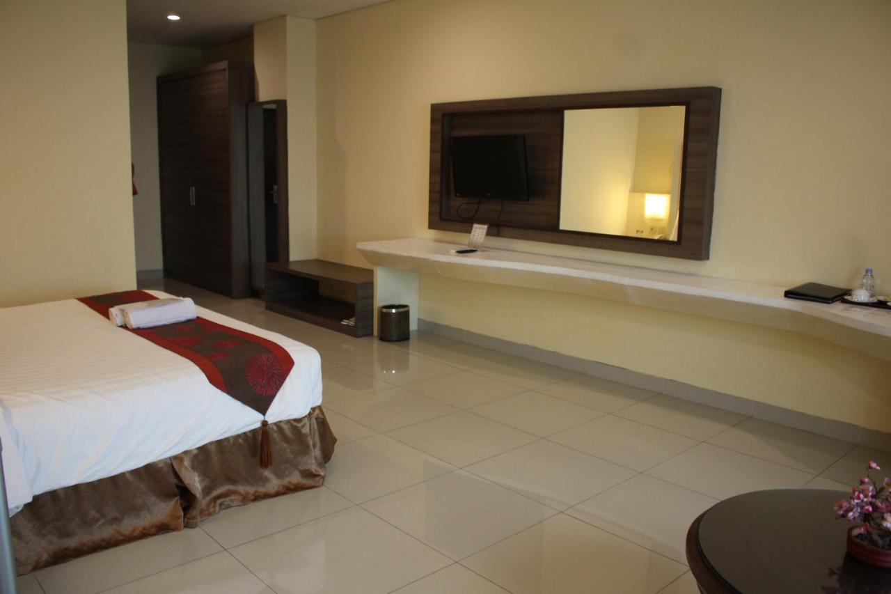 Hotel President Executive Club Cikarang Exteriér fotografie