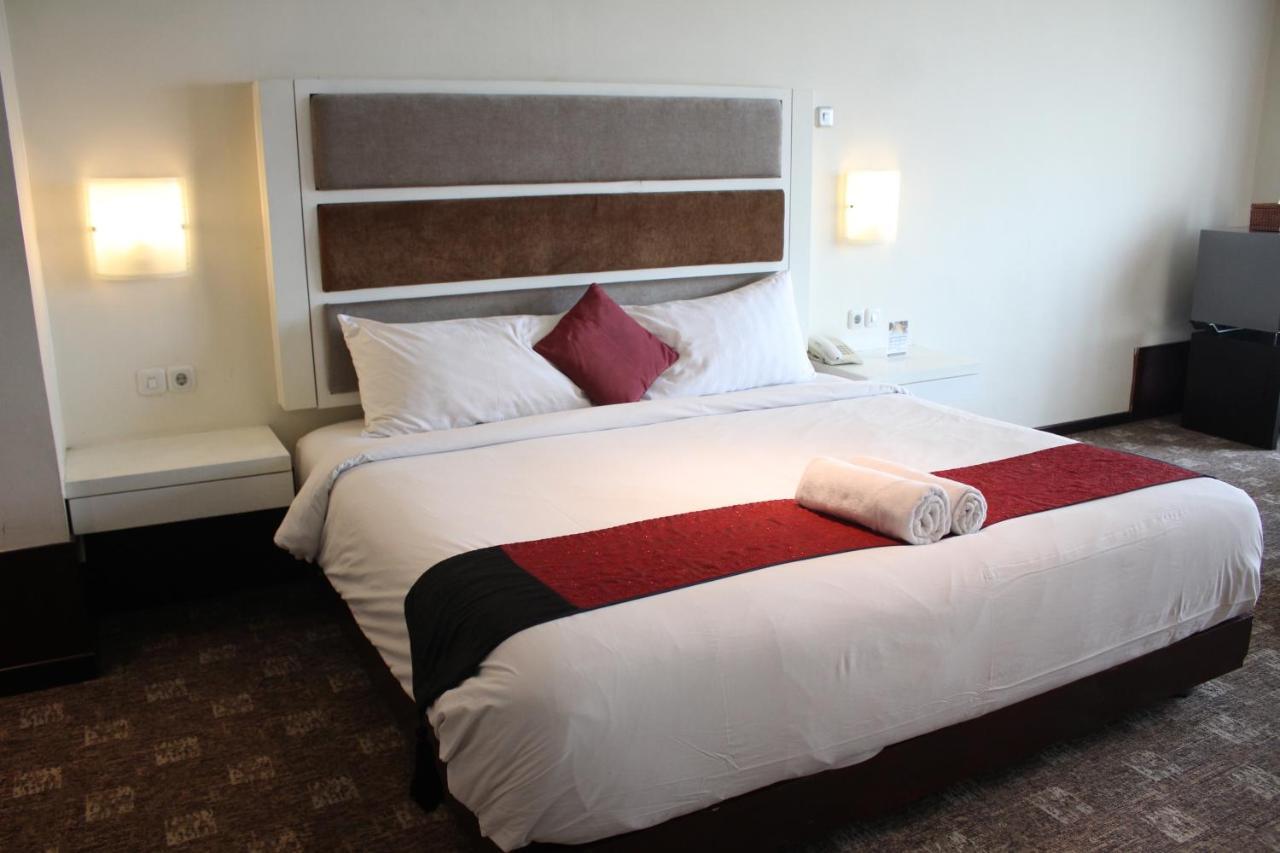 Hotel President Executive Club Cikarang Exteriér fotografie