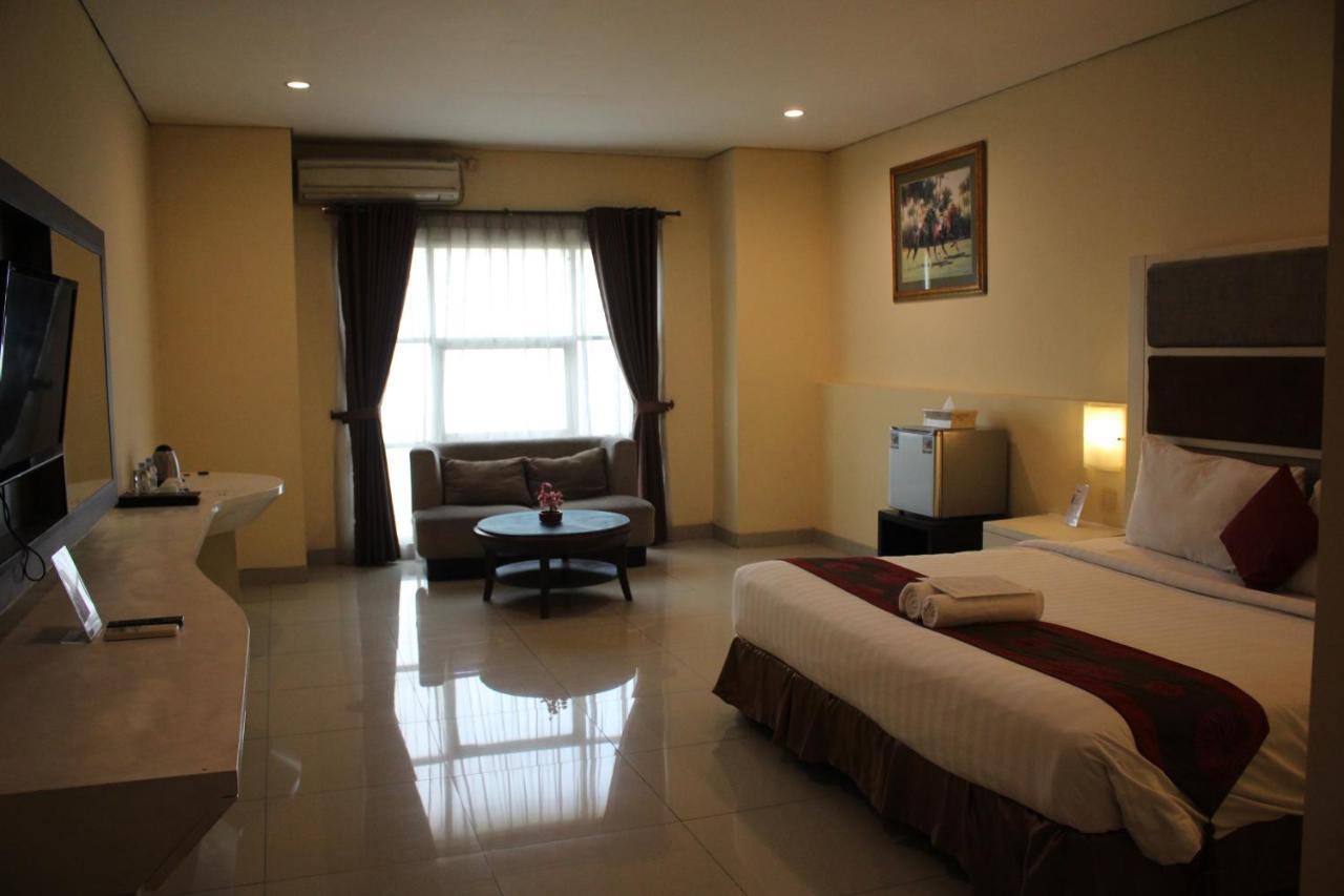 Hotel President Executive Club Cikarang Exteriér fotografie