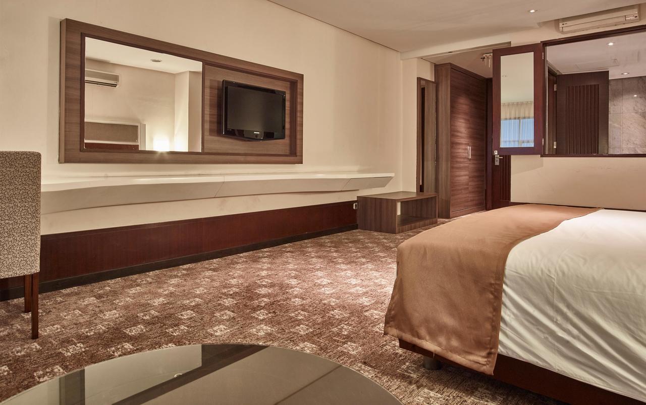 Hotel President Executive Club Cikarang Exteriér fotografie