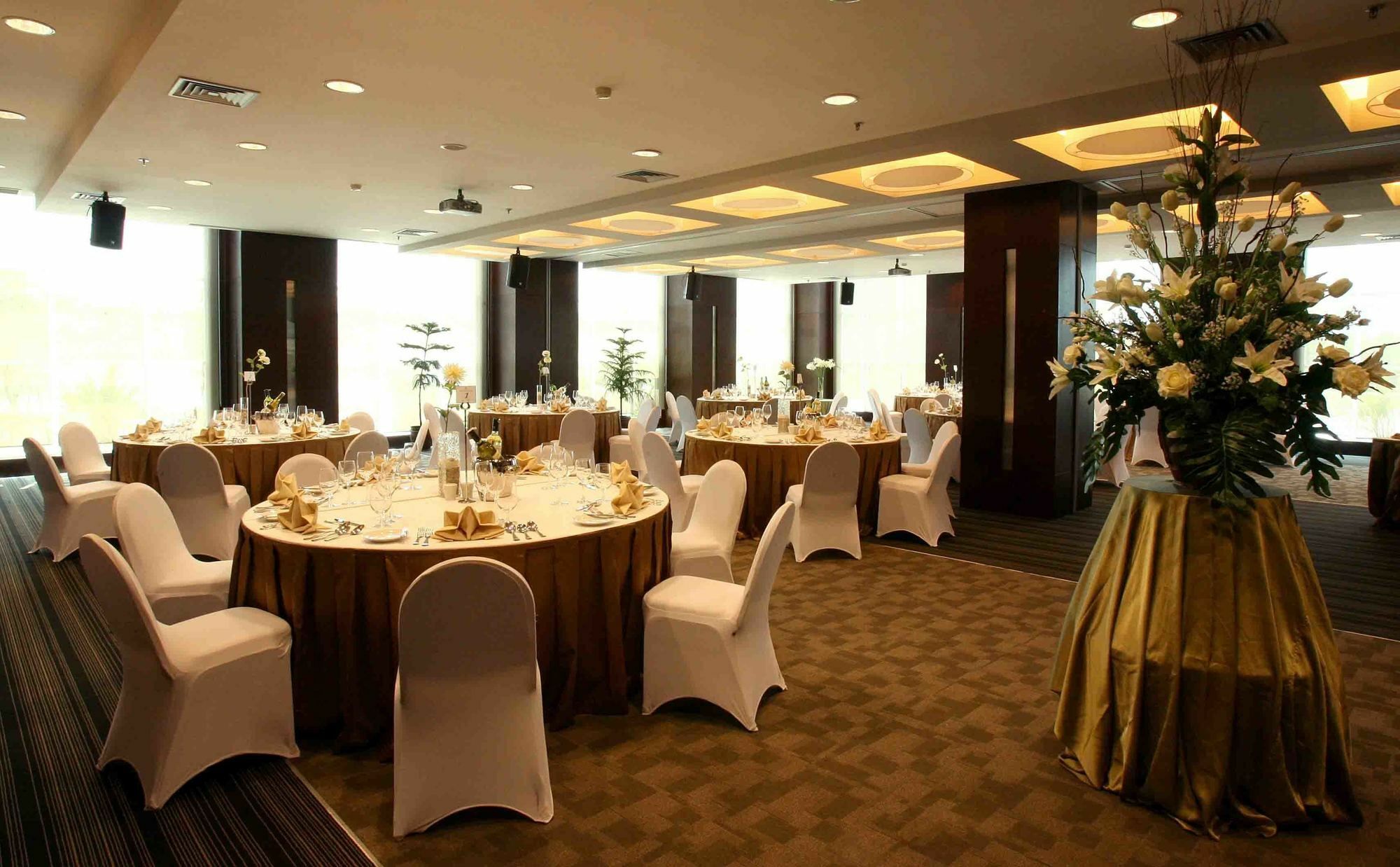 Hotel President Executive Club Cikarang Exteriér fotografie