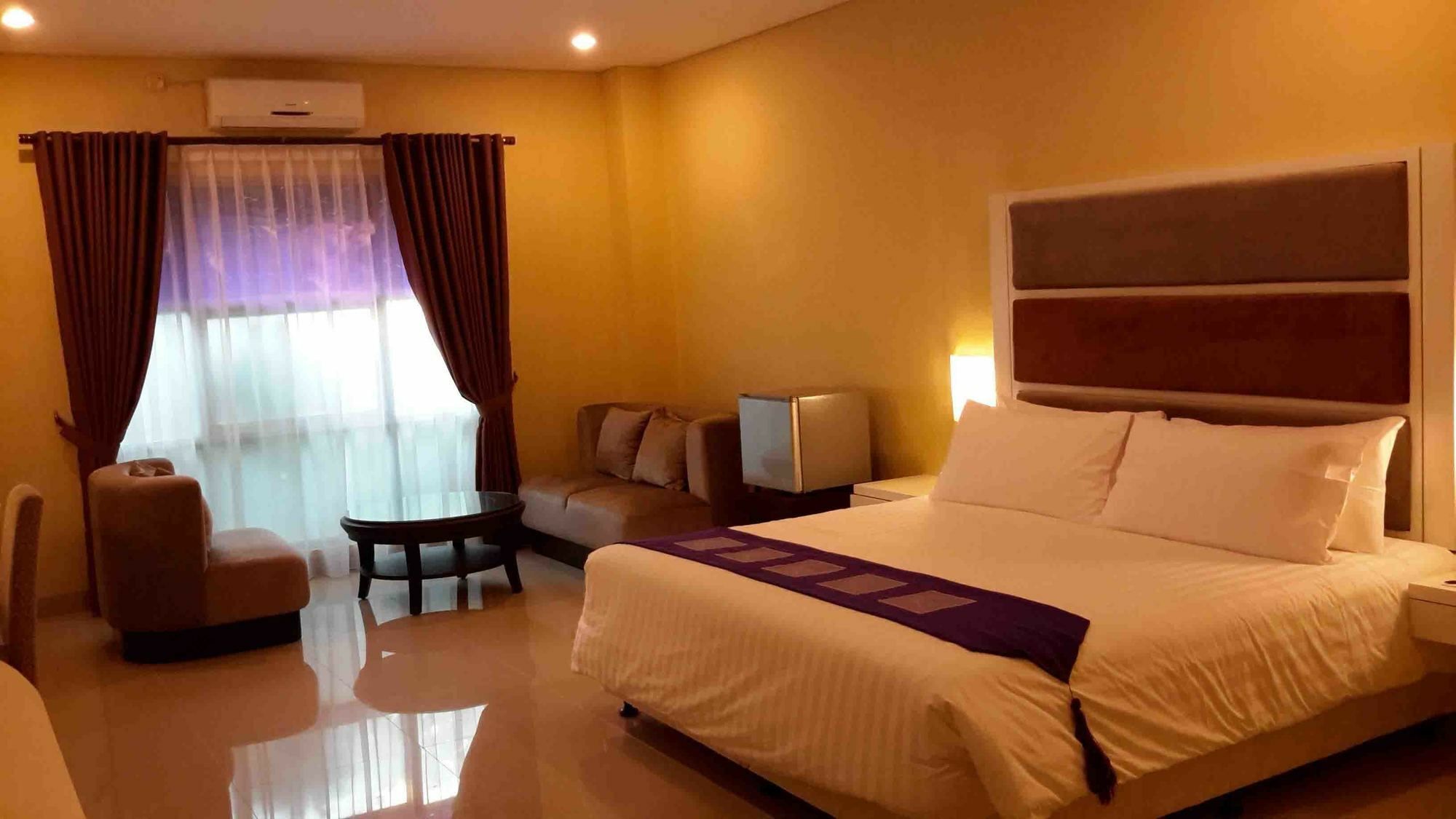 Hotel President Executive Club Cikarang Exteriér fotografie